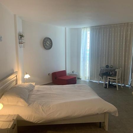 Raphael Apartments Herzliya Bagian luar foto