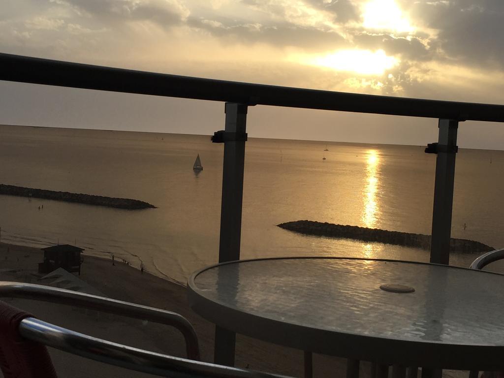 Raphael Apartments Herzliya Bagian luar foto