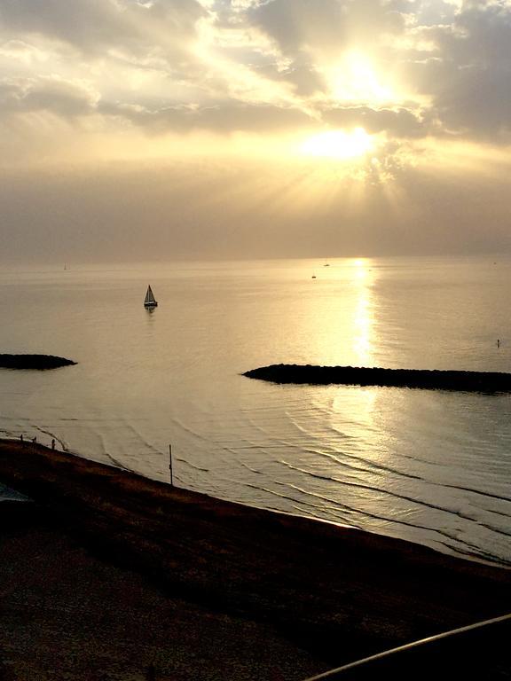 Raphael Apartments Herzliya Bagian luar foto