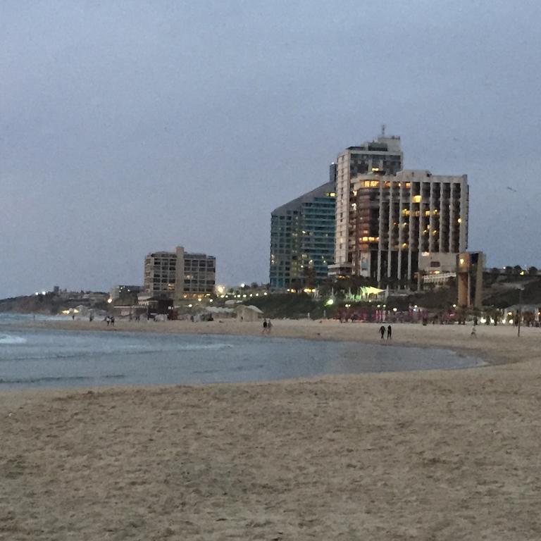 Raphael Apartments Herzliya Bagian luar foto