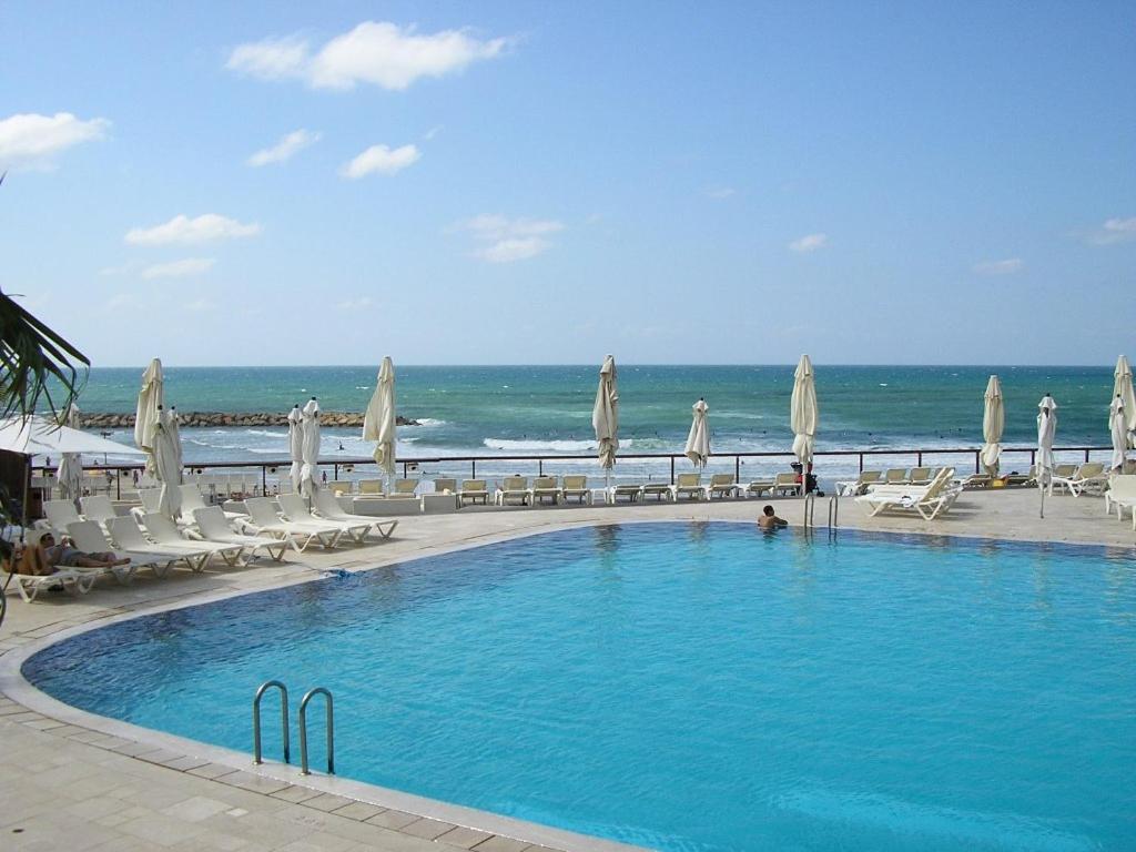 Raphael Apartments Herzliya Bagian luar foto